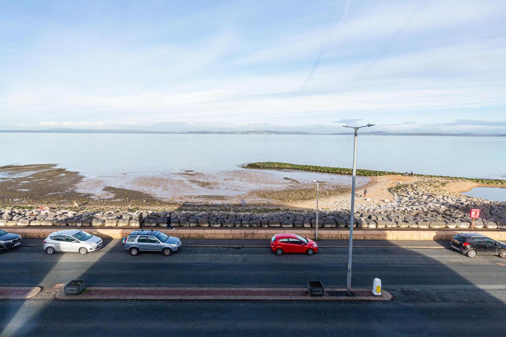 Beachfront Apartment 3 Bedrooms Sleeps 7 - Gateway To The Lake District - Newly Refurbished Morecambe Ngoại thất bức ảnh